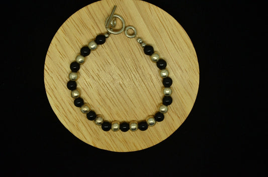 7.25" 925 Sterling Silver alternating black & silver beaded bracelet