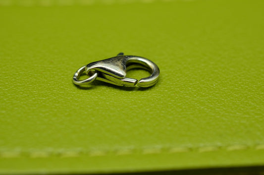 18K White Gold Lobster Claw Clasp 10.3mm x 5.8mm 0.7g
