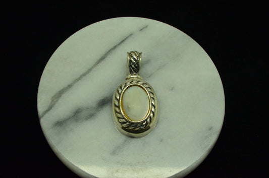 925 Sterling Silver oval mother of pearl solitaire pendant charm w/ rope design