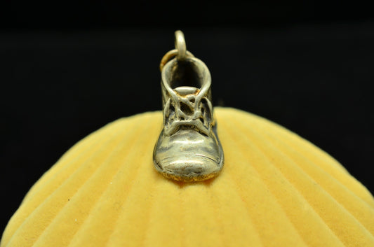 925 Sterling silver baby shoe pendant charm