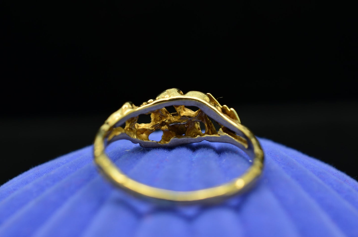 10K Yellow Gold Black Hills Gold Leaves Ring Band Size 4.5