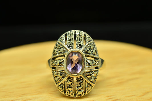 925 Sterling Silver Oval Purple Amethyst Ring Band w/ Marcasite Size 5.75