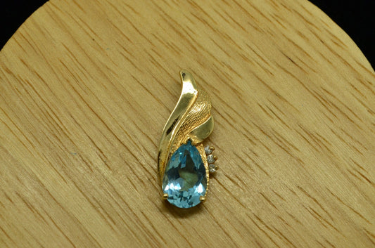 14K YELLOW GOLD PEAR CUT AQUA BLUE TOPAZ & DIAMONDS FLARED DESIGN PENDANT CHARM