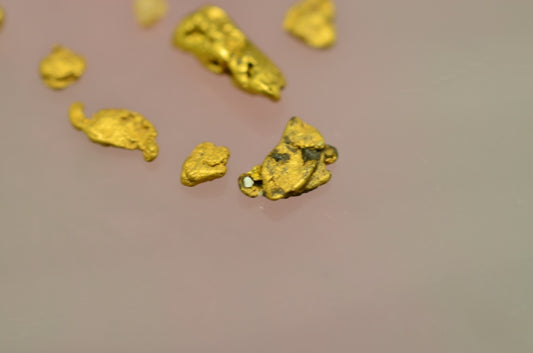 Lot of 18k Yellow Gold tiny natural gold nuggets 2.0 grams