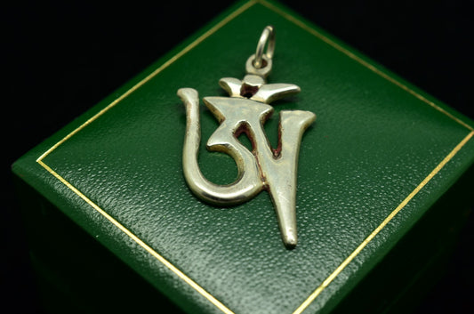 925 Sterling silver om symbol? pendant charm