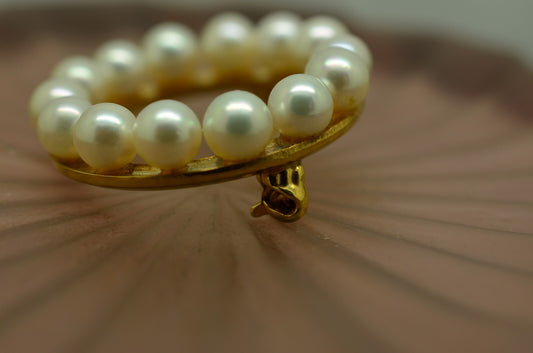 14K Yellow gold circle wreath of natural white pearls pin brooch
