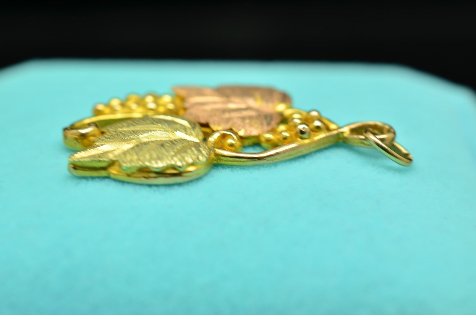 10K Yellow Gold Black Hills Gold Leaves & Grapes Design Pendant Charm