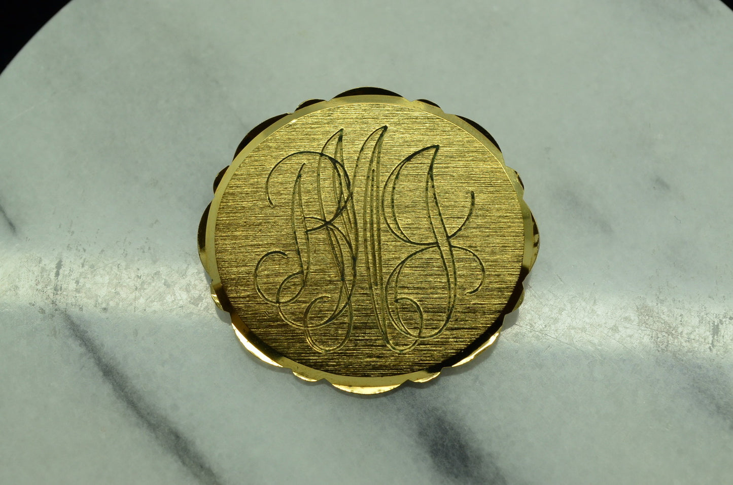 YELLOW GOLD FILLED OVAL SIGNET RMJ ENGRAVED PIN BROOCH