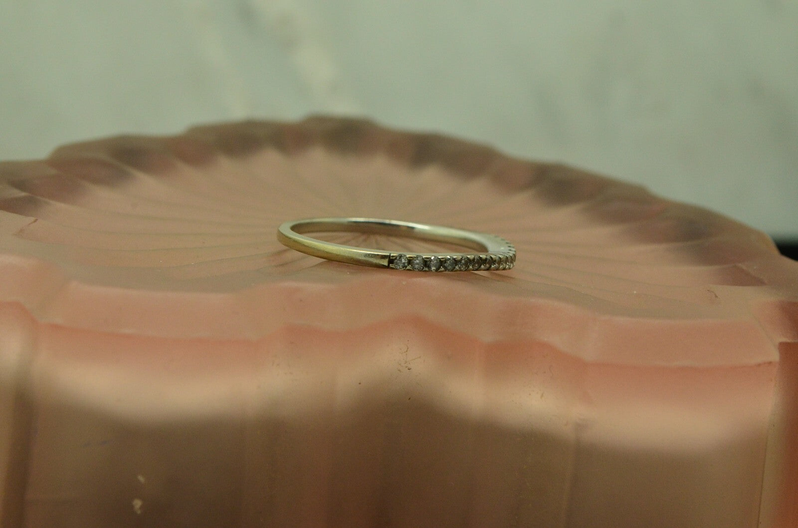 10K White gold 21 diamond anniversary ring band size 7.75 #D3796