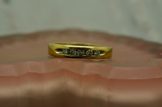 14K Yellow Gold 5 stone diamond ring band 0.15 tcw size 9.25