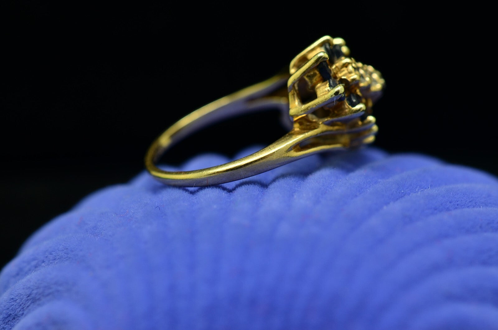 10k Yellow Gold dark blue spinel and diamond cocktail ring band size 4