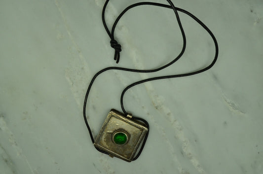 19" 925 Sterling Silver handmade pendant necklace w/ green glass & leather strap