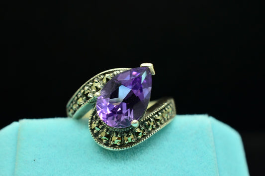 925 Sterling Silver Pear cut Purple Amethyst Ring Band w/ Marcasite Size 5.75