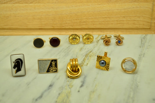 Lot of gold plated cuff links -some pairs, some singles