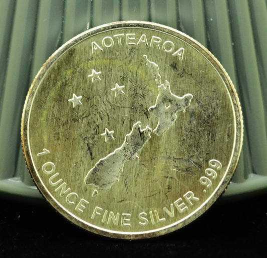2010 New Zealand Silver Fern Aotearoa Art Round -1 Troy Oz .999 Silver