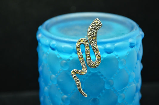 925 Sterling Silver swirly tornado design pendant charm