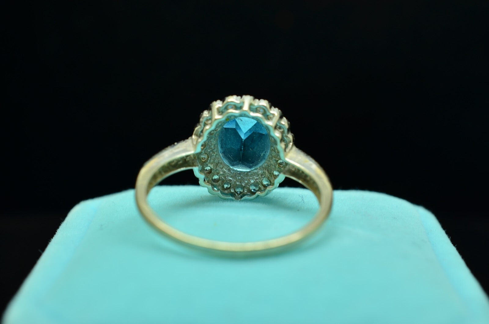 10k White Gold oval light blue topaz ring band with white topaz halo size 9.75