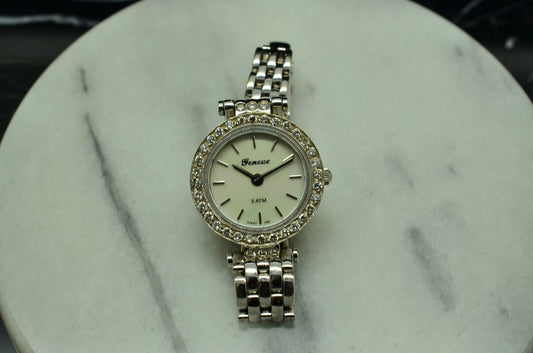 Vintage Geneve 14K White Gold Diamond Ladies Wristwatch w/ extra links