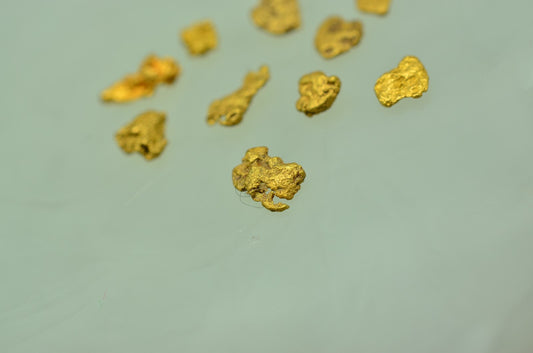 Lot of 18k Yellow Gold tiny natural gold nuggets 1.5 grams