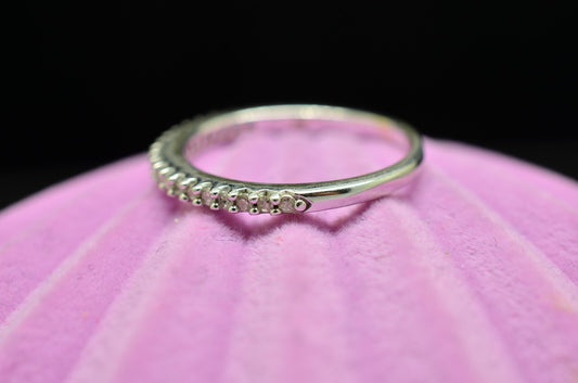 10K White Gold 20 Stone Diamond Anniversary Ring Band 0.20 TCW Size 5.25