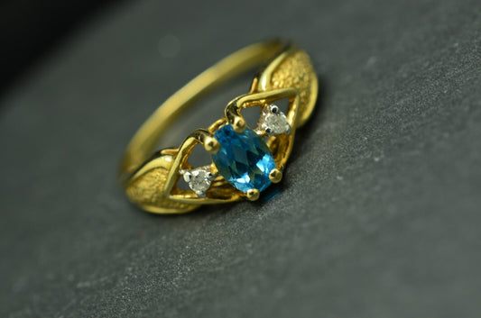 14K Yellow Gold Oval Light Blue Topaz Solitaire Ring Band w/ Diamonds Size 6.5