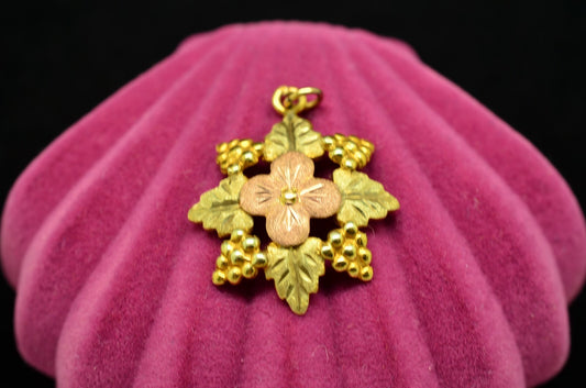 12K Yellow Gold Black Hills Gold Leaves& Grapes Design Snowflake Pendant Charm