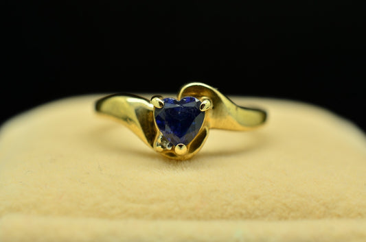 10K Yellow Gold Heart Cut Blue Sapphire Solitaire Ring Band Size 6.5