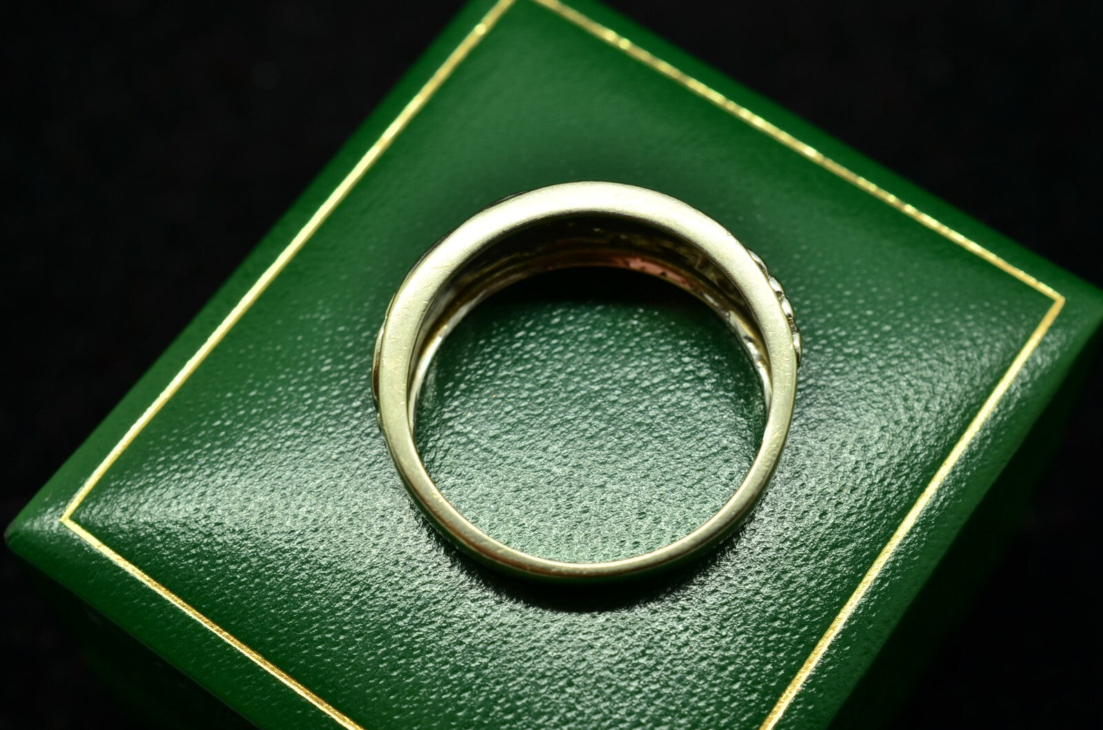 10K White Gold Embossed Design Five Diamond Ring Band Size 9.25