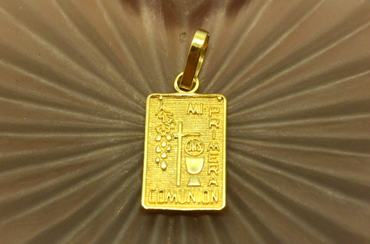 14K Yellow Gold Mi Primera Cominion pendant charm Spanish My First Communion