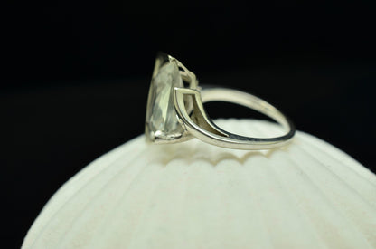 10k White Gold heart emerald cut white topaz solitaire ring band size 5.75