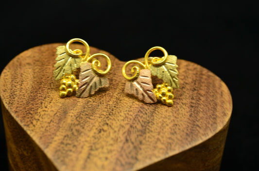 12K Yellow Gold Black Hills Gold Leaves & Grapes Design Stud Earrings
