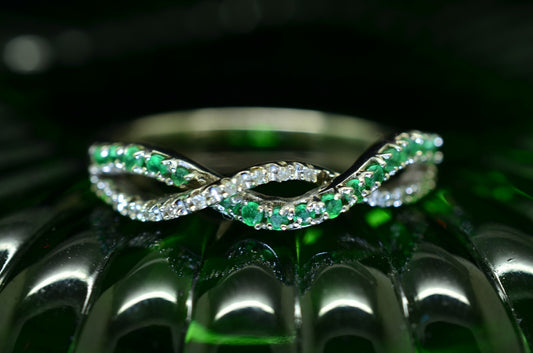 JWBR 10K White Gold pave diamond & emerald twisted design ring band size 9.75