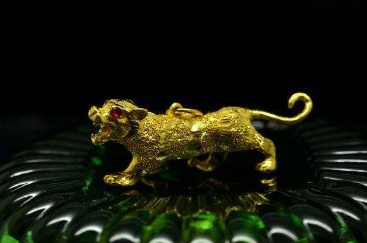 18K Yellow Gold big jungle cat pendant charm with red eyes -12.0 grams